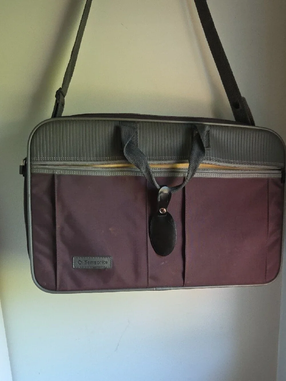 Samsonite Men's Maroon and Gray Vintage Carry On